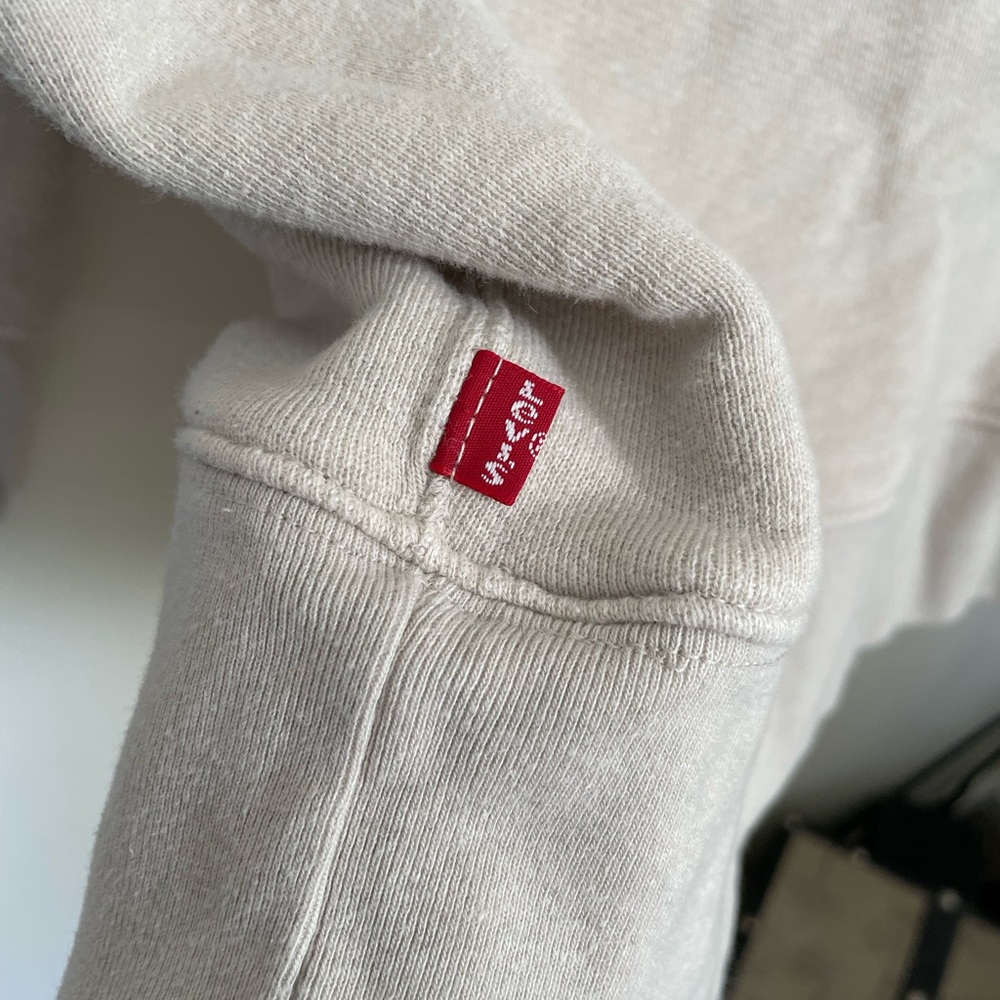 Levi's | Beige Classic Logo Pullover Sweatshirt | Men’s Small - Picture 6 of 6